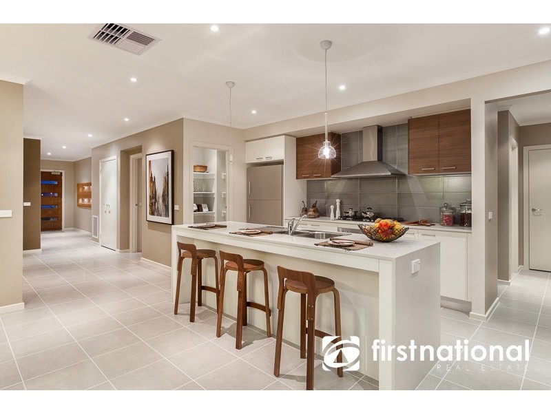 28 Emu Bush Drive, Cranbourne West VIC 3977