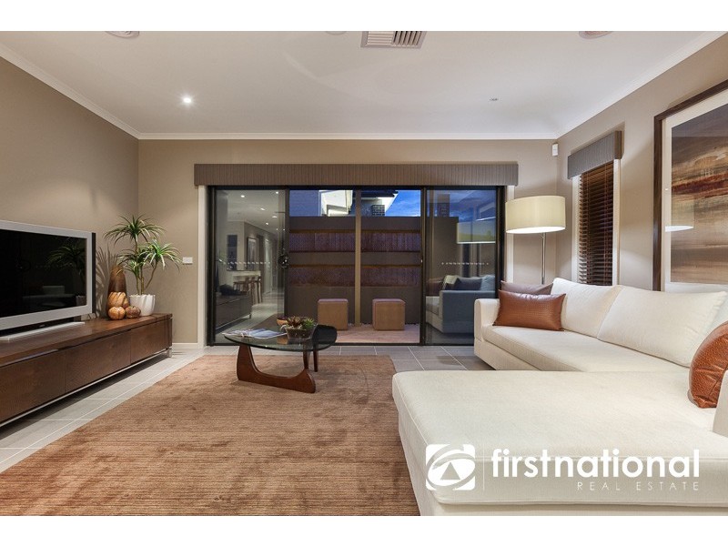 28 Emu Bush Drive, Cranbourne West VIC 3977