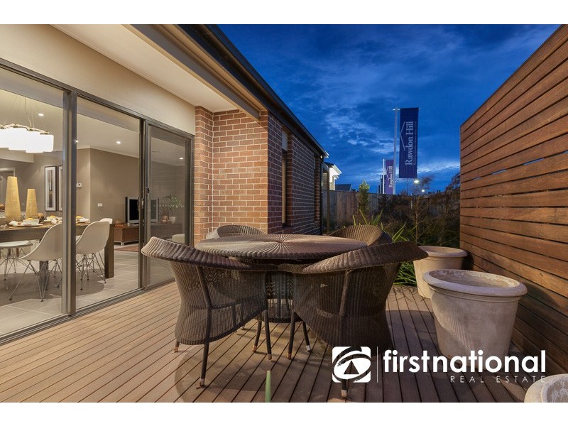 28 Emu Bush Drive, Cranbourne West VIC 3977