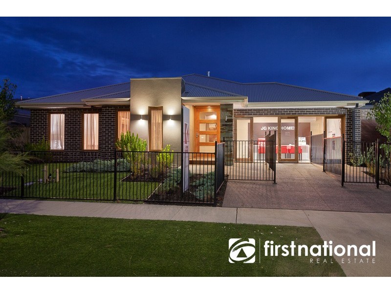 30 Emu Bush Drive, Cranbourne West VIC 3977