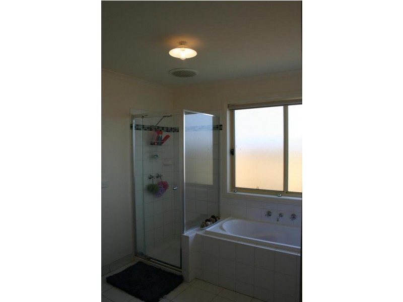 19/18 Ben Drive, Pakenham VIC 3810