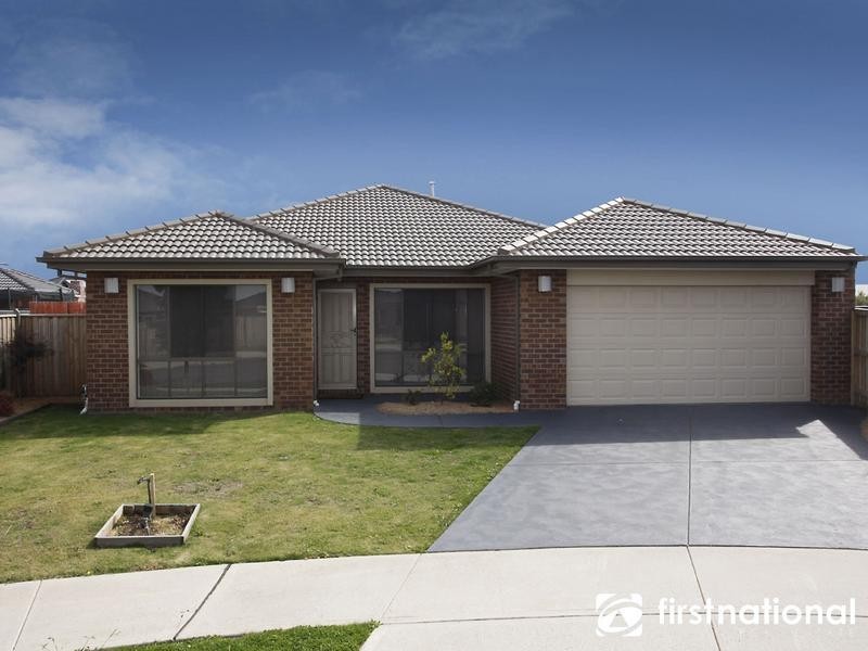 2 Ronit Court, Pakenham VIC 3810