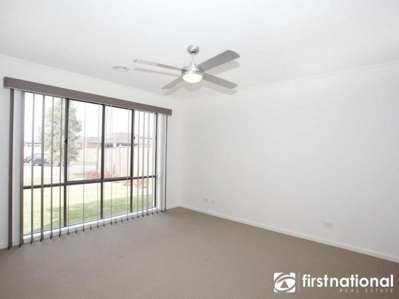 2 Ronit Court, Pakenham VIC 3810