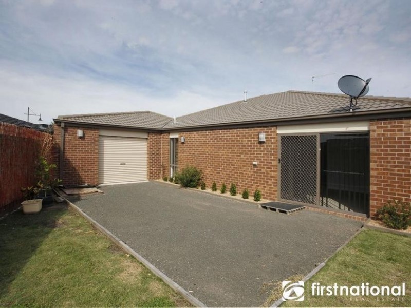 2 Ronit Court, Pakenham VIC 3810