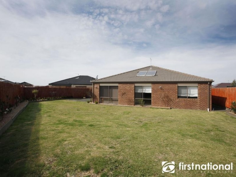 2 Ronit Court, Pakenham VIC 3810