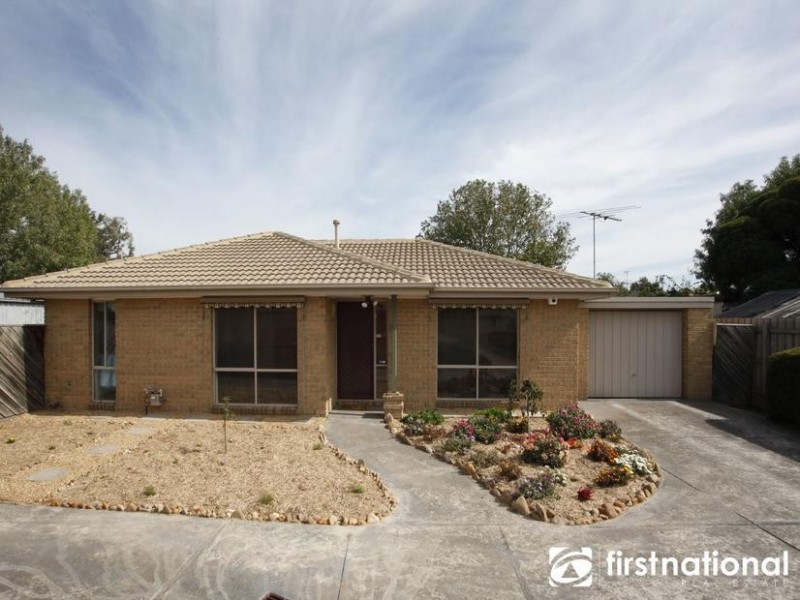 2/13 Savage Street, Pakenham VIC 3810