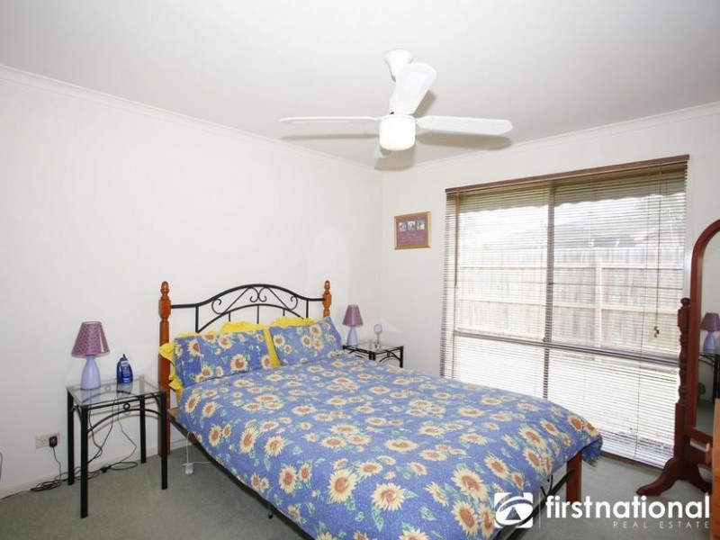 2/13 Savage Street, Pakenham VIC 3810