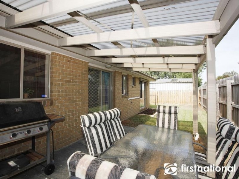 2/13 Savage Street, Pakenham VIC 3810