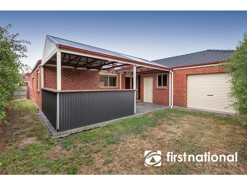 94 Sandalwood Drive, Pakenham VIC 3810