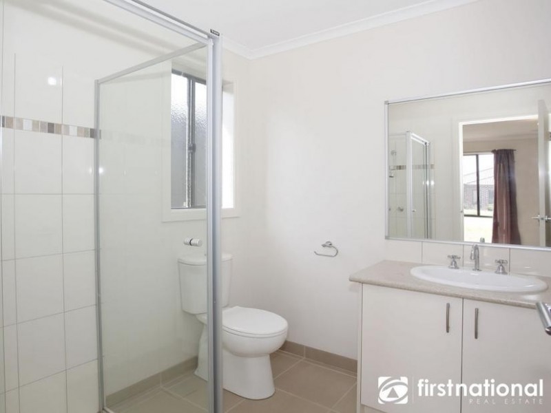 7 Doonie Way, Pakenham VIC 3810