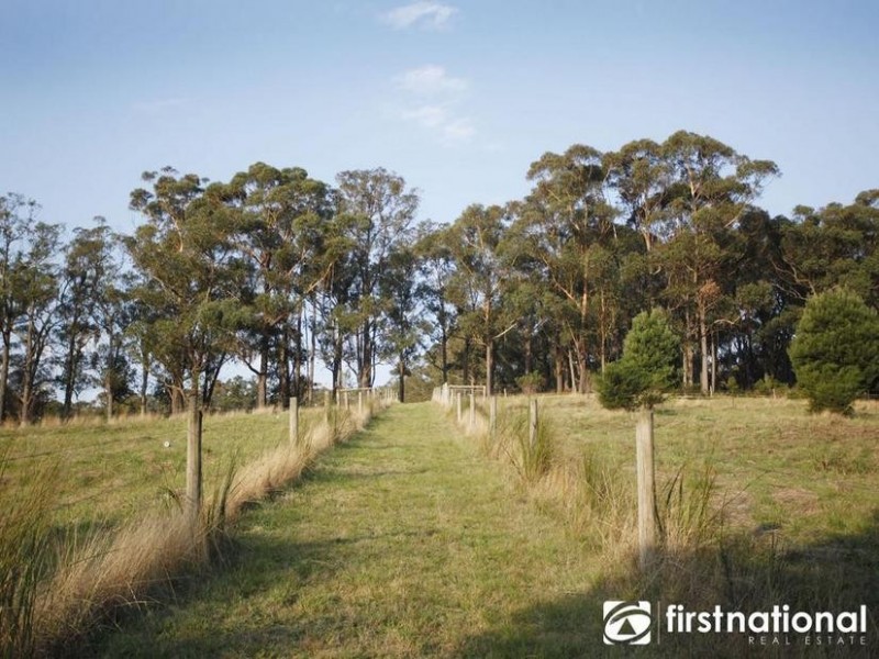 990 Pakenham Road, Pakenham Upper VIC 3810