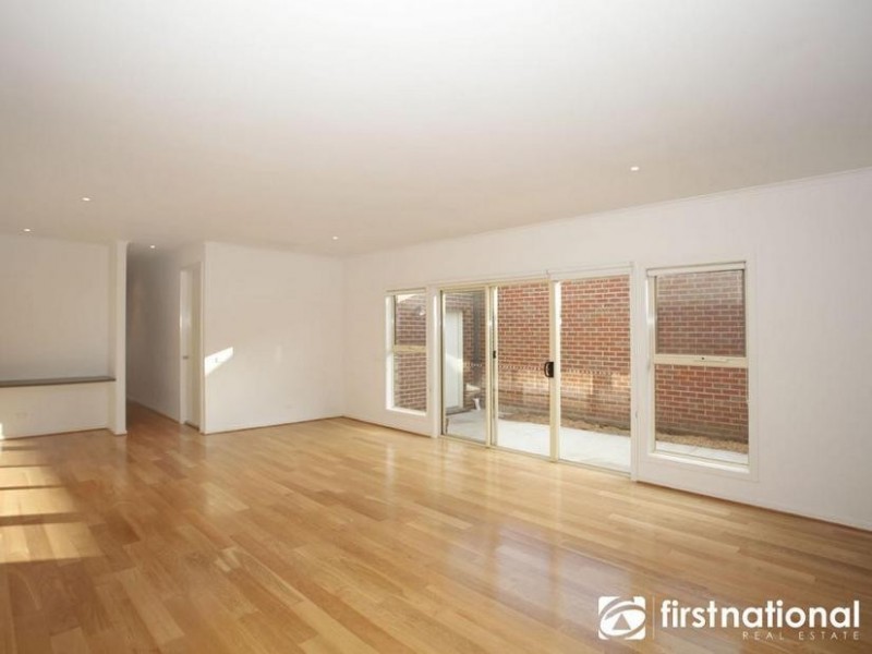 30 Edgeware Close, Pakenham VIC 3810