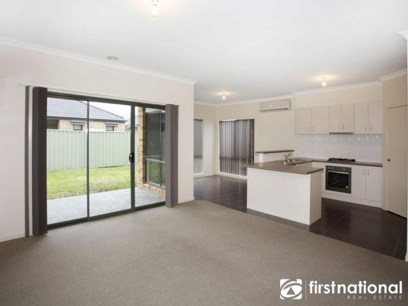 4 Cohens Way, Pakenham VIC 3810