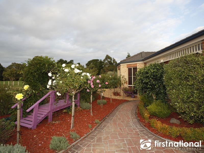 51 Hartland Circuit, Pakenham VIC 3810