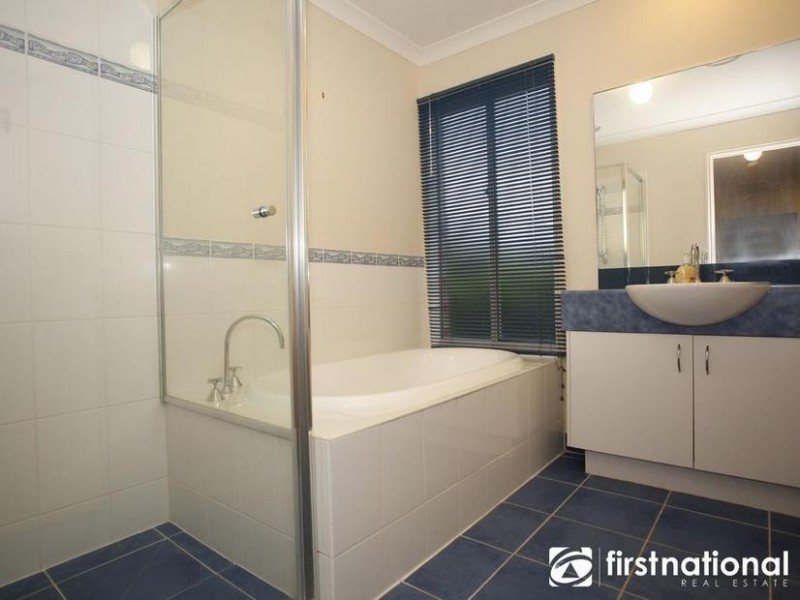 51 Hartland Circuit, Pakenham VIC 3810