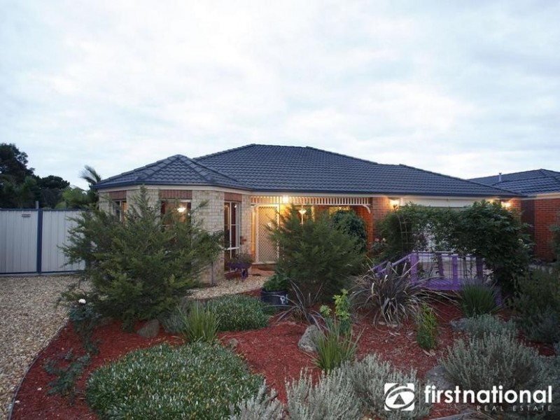 51 Hartland Circuit, Pakenham VIC 3810