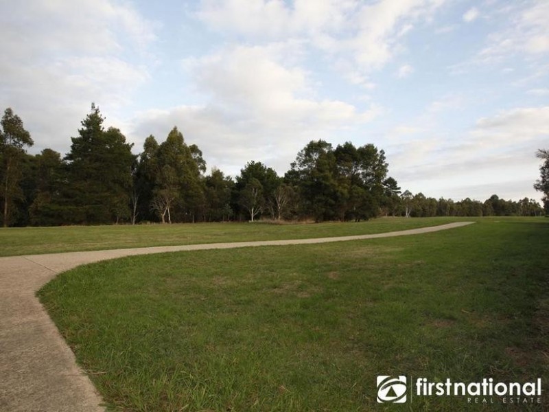 51 Hartland Circuit, Pakenham VIC 3810