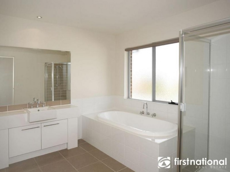 12 Arbour Rise, Pakenham VIC 3810