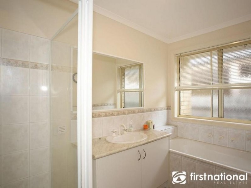 10 Darvell Court, Pakenham VIC 3810