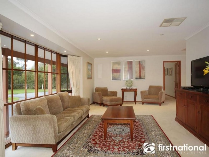 33 Home Rd, Nar Nar Goon VIC 3812