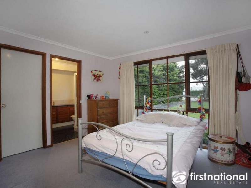 33 Home Rd, Nar Nar Goon VIC 3812