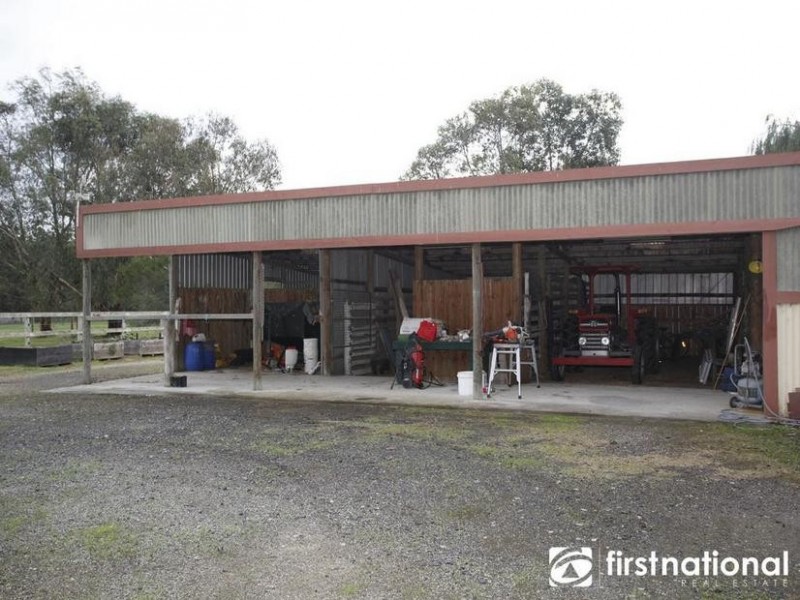 33 Home Rd, Nar Nar Goon VIC 3812