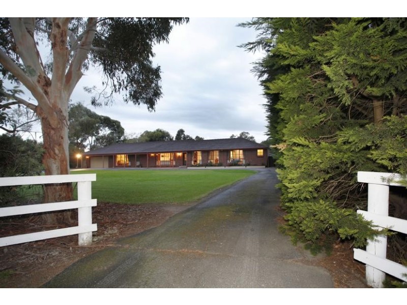 33 Home Rd, Nar Nar Goon VIC 3812