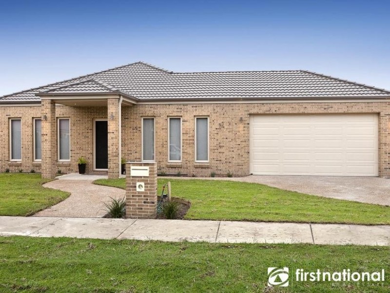 14 McAuley Avenue, Pakenham VIC 3810