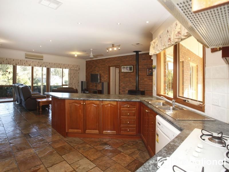 75 Oakview Lane, Nar Nar Goon VIC 3812