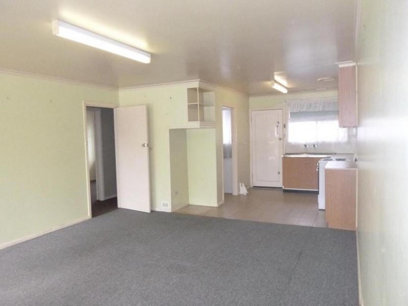 2/1 Charles Street, Pakenham VIC 3810