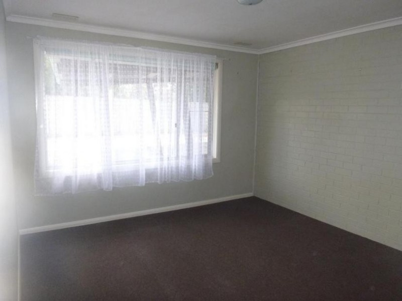 2/1 Charles Street, Pakenham VIC 3810