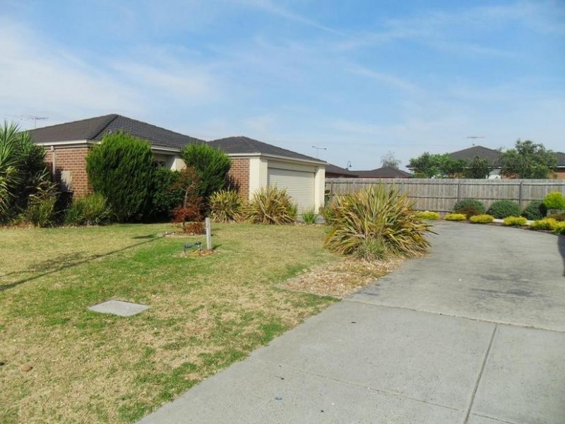 9 Blackmore Close, Pakenham VIC 3810