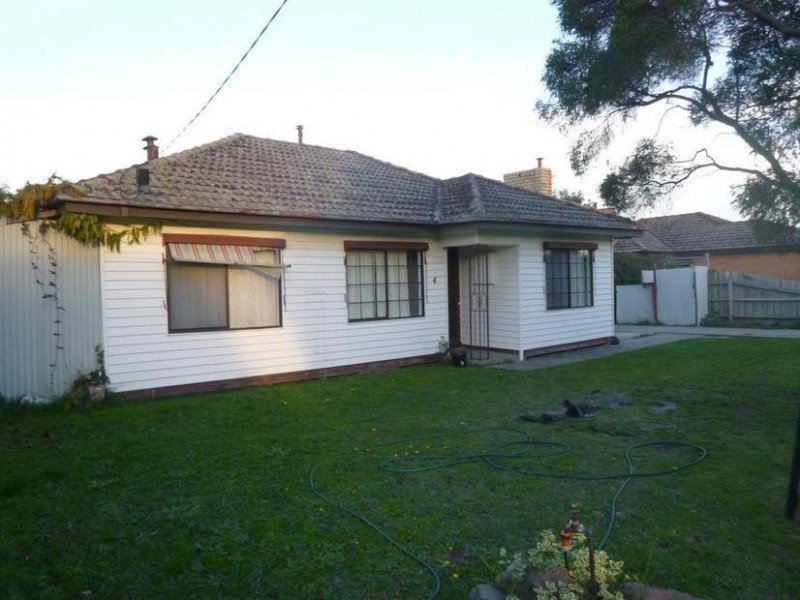 4 Savage Street, Pakenham VIC 3810