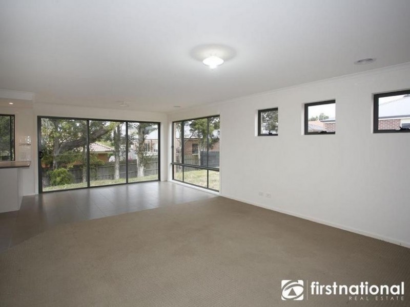 24 Windermere Boulevard, Pakenham VIC 3810