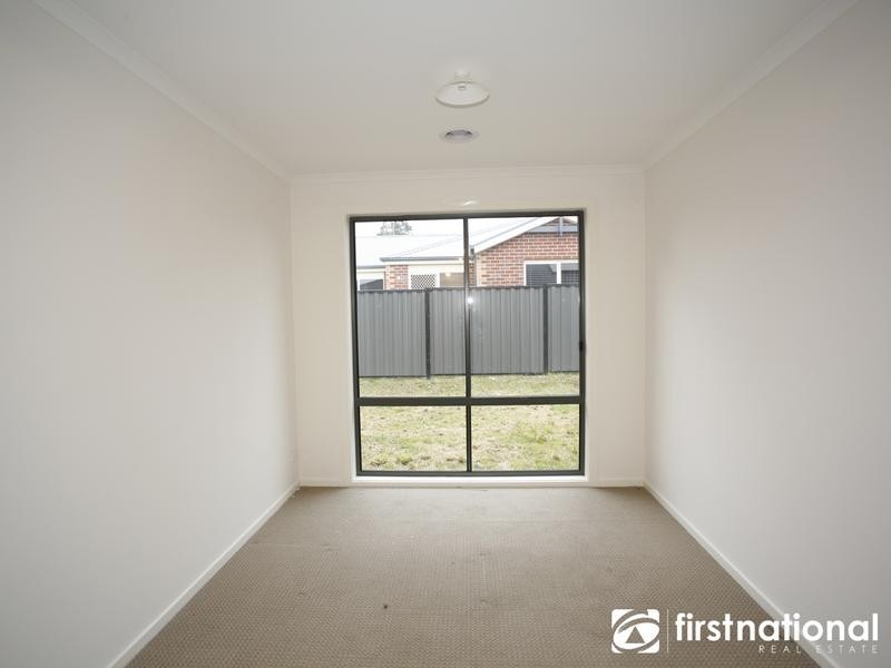 24 Windermere Boulevard, Pakenham VIC 3810