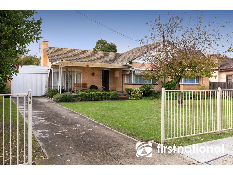 176 Princes Highway, Pakenham VIC 3810