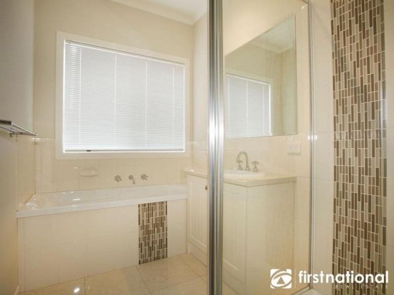 23 Adrian Drive, Pakenham VIC 3810