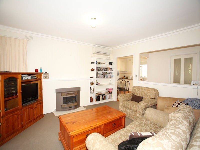 6 Thomas Street, Pakenham VIC 3810