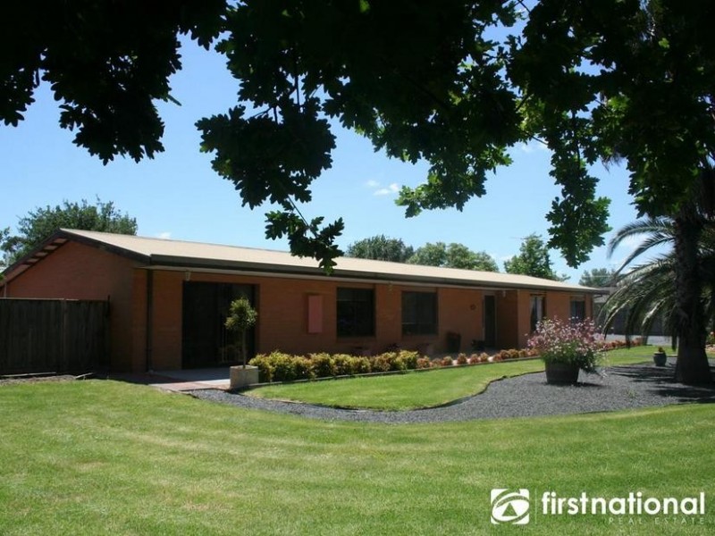 45 Main St, Nar Nar Goon VIC 3812