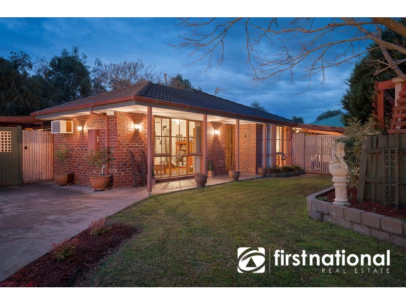 4 Bastow Close, Pakenham VIC 3810