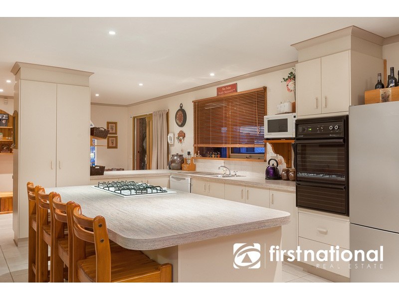 4 Bastow Close, Pakenham VIC 3810