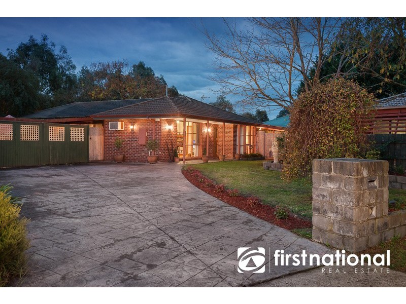 4 Bastow Close, Pakenham VIC 3810