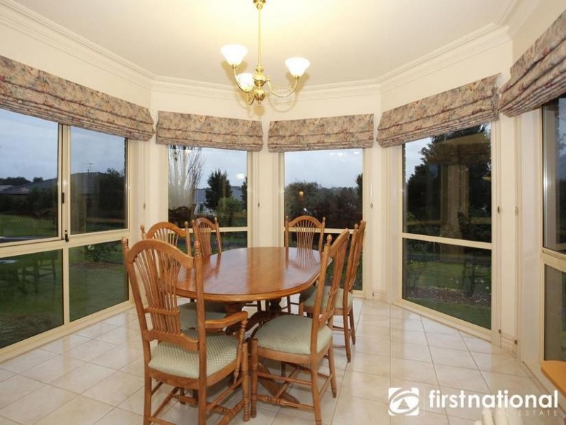 1 Bendanelle Court, Garfield VIC 3814