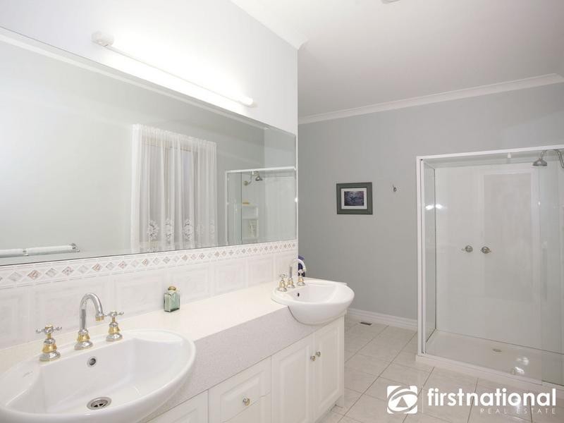1 Bendanelle Court, Garfield VIC 3814