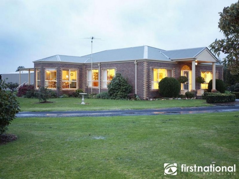 1 Bendanelle Crt, Garfield VIC 3814