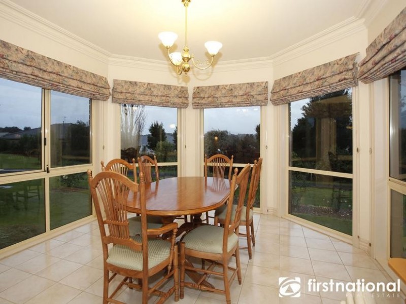 1 Bendanelle Crt, Garfield VIC 3814