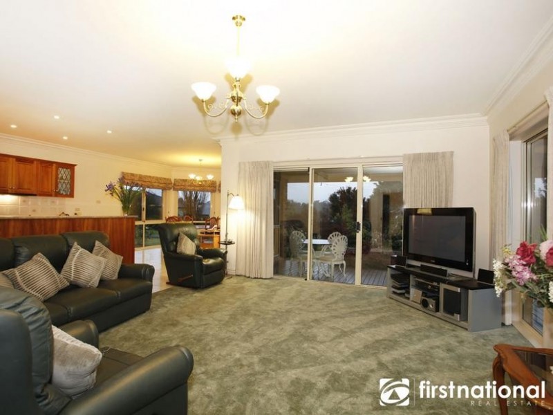 1 Bendanelle Crt, Garfield VIC 3814