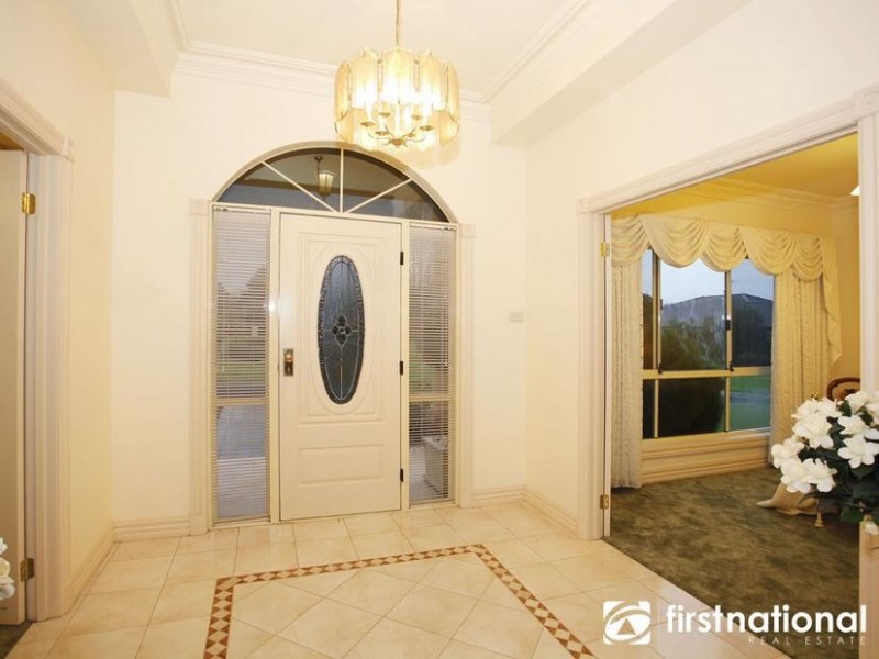 1 Bendanelle Crt, Garfield VIC 3814
