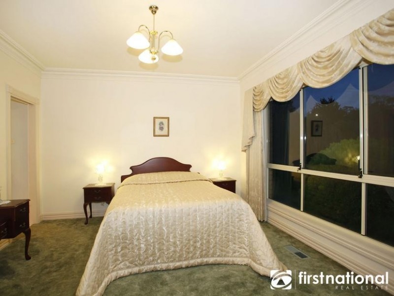 1 Bendanelle Crt, Garfield VIC 3814