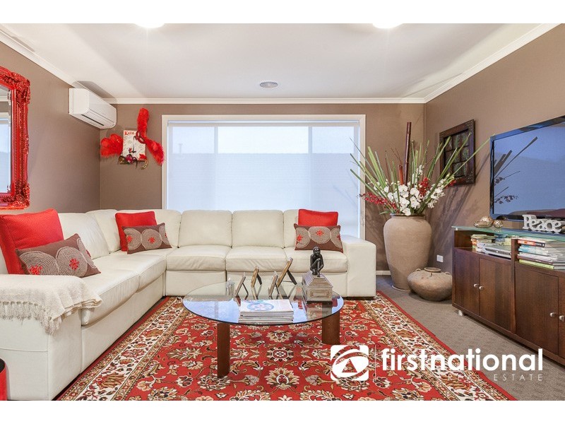 19 Yellow Gum Drive, Pakenham VIC 3810